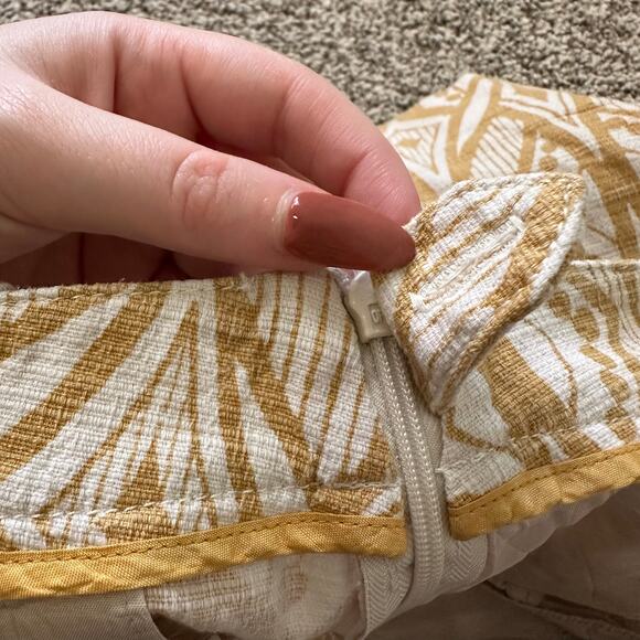 Elevenses Anthropologie cream & yellow print shorts size 4 - Picture 11 of 11